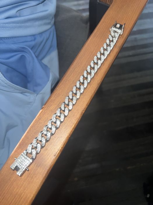 bratari tenis sigilate(cea din poza este a mea)