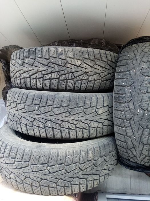 Продам б/у зимние шины