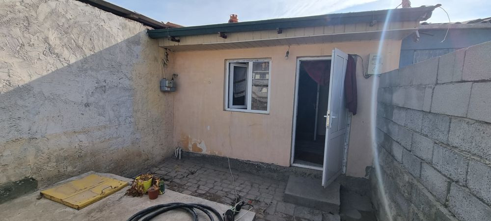 Uy sotiladi Дом продаётся