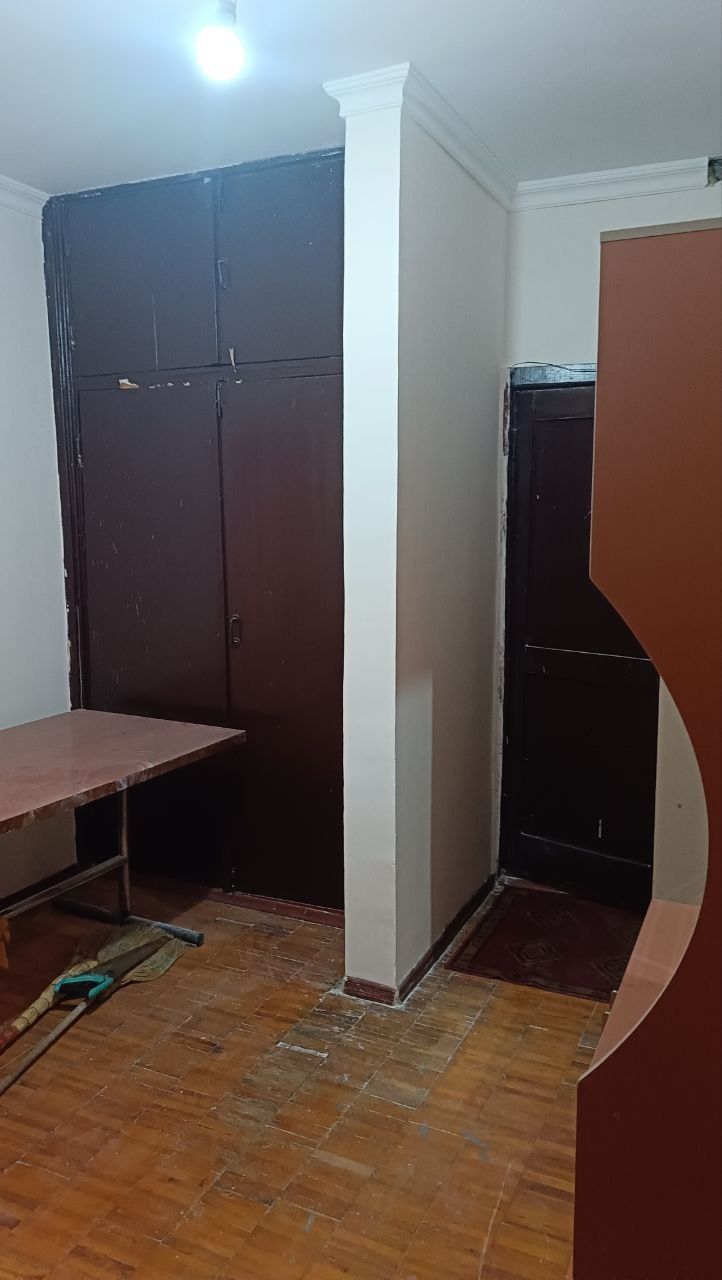 Продажа 2/4/4 - Юнусабад- 12, метро Туркистан, Петушок