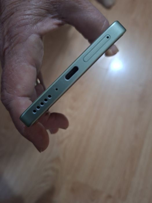 Продавам телефон Xiaomi Redmi Note 13 5G в гаранция