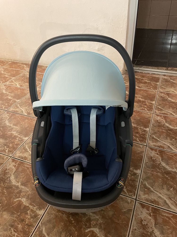 Scoica auto Maxi Cosi Coral 360 Essential Blue