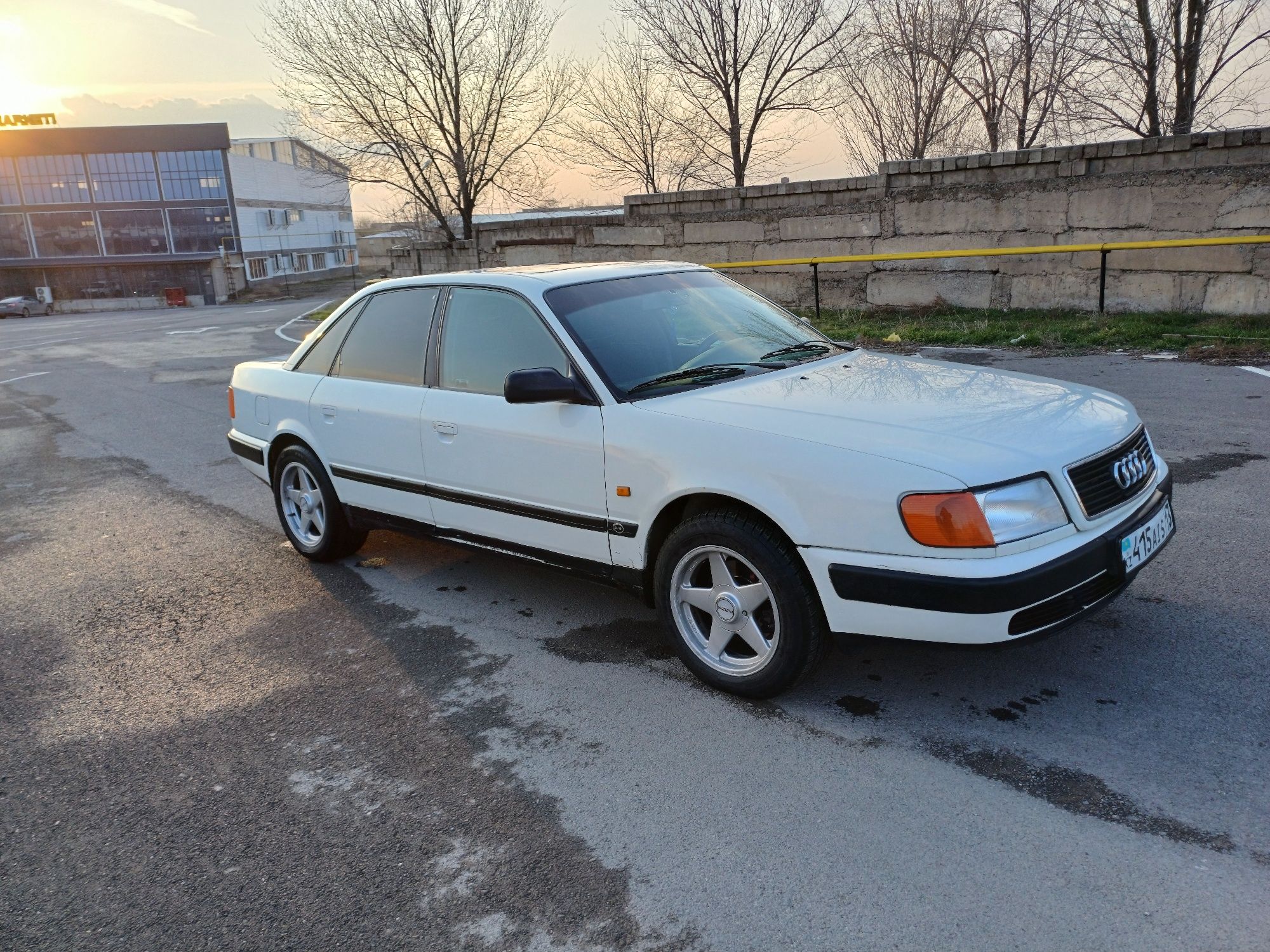 Audi 100 C, 2.3  Газ-бензин