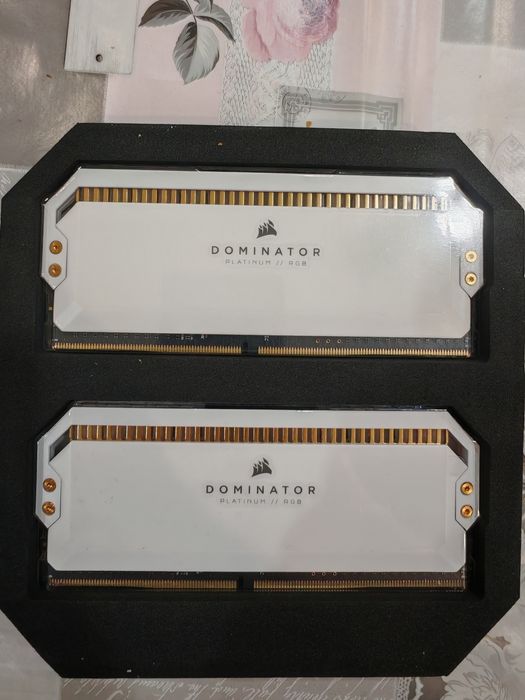 Corsair Dominator Platinum  RGB DDR4 32Gb Ram