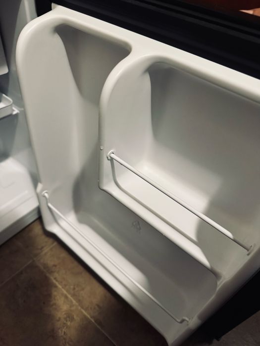 Хладилник мини бар Crown