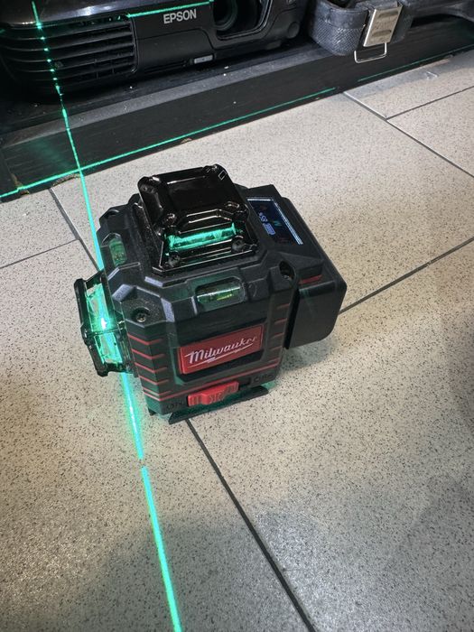 Лазарен нивелир Milwaukee