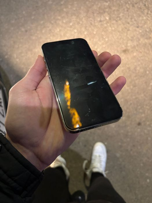 vand iphone 13 pro white