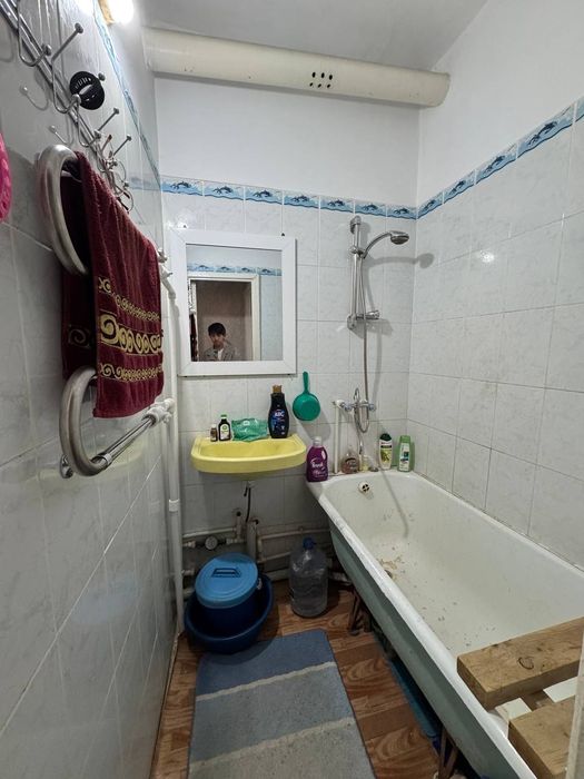 2 xonali kvartira sotiladi