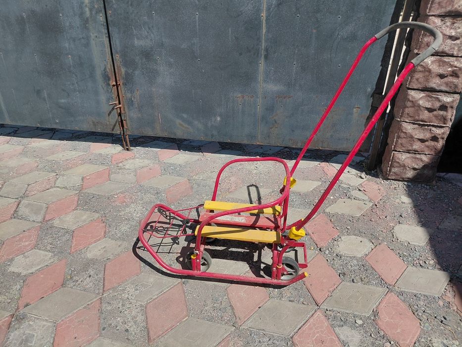 Коляска и сани. В отличном состоянии.