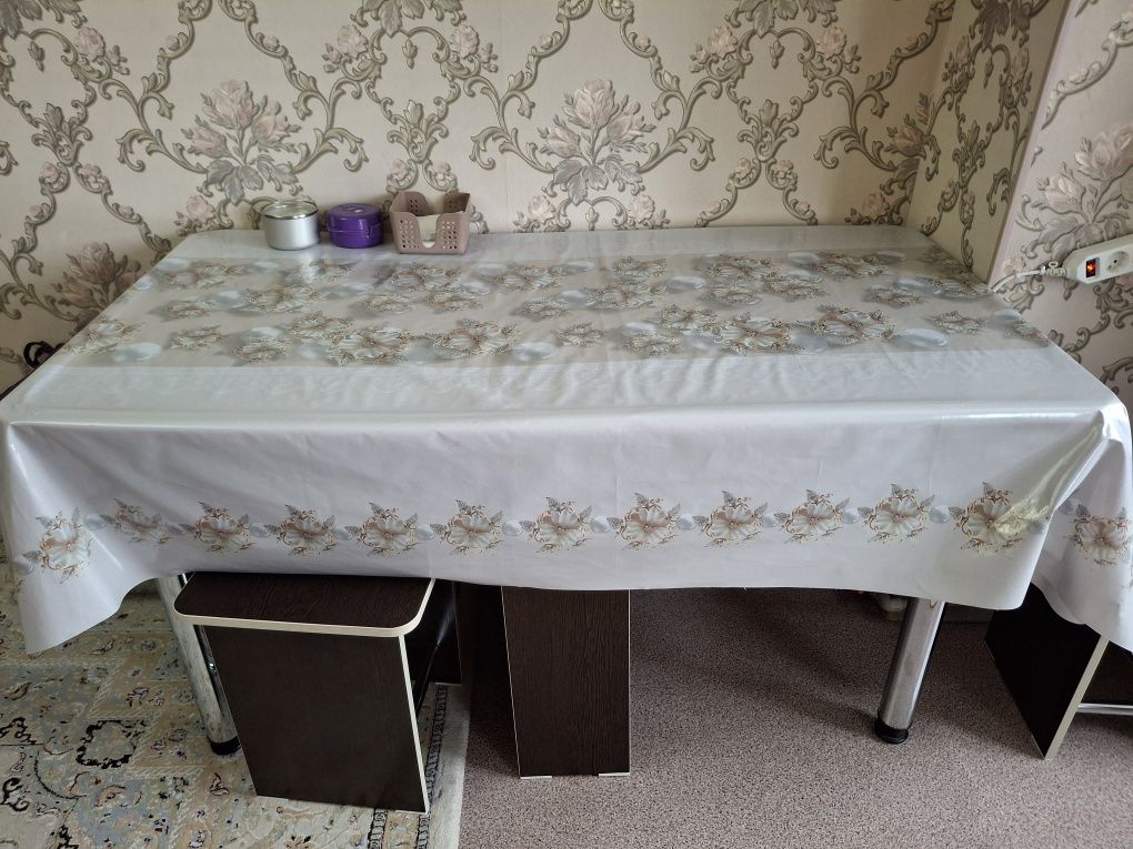 Продам стол и 4.стулья