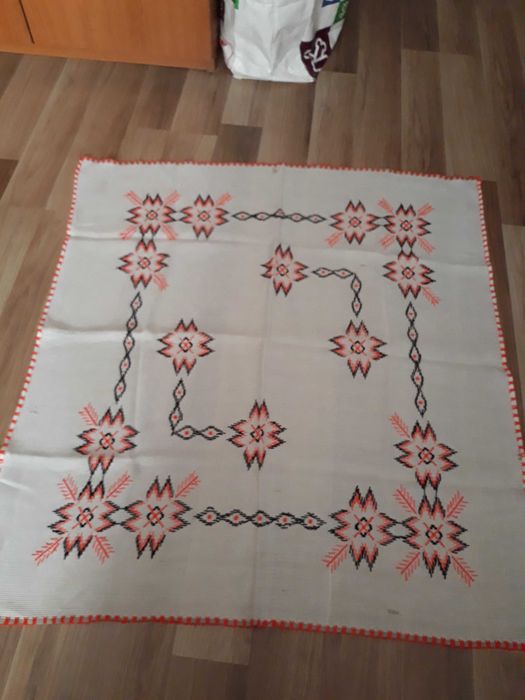 Fata masa cusuta ietamina etamina