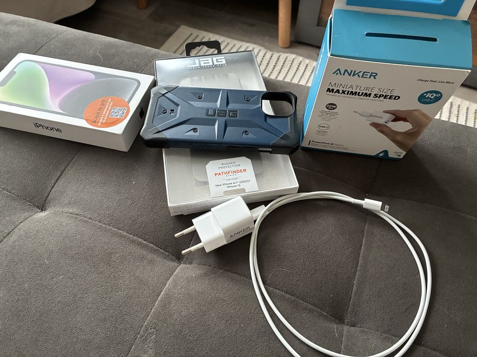 Set accesorii iPhone 13/14–husă UAG, încărcător 20W, cablu/cutie Apple