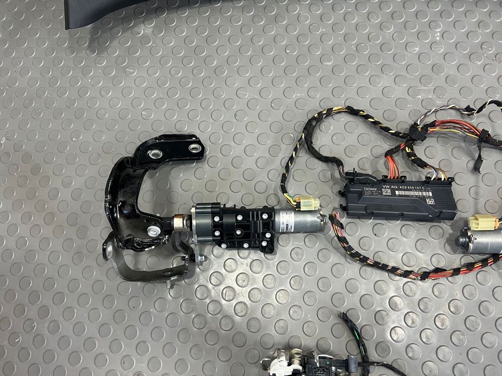Sistem Complet/Motoras Actionare Portbagaj Electric Audi A6 4G C7