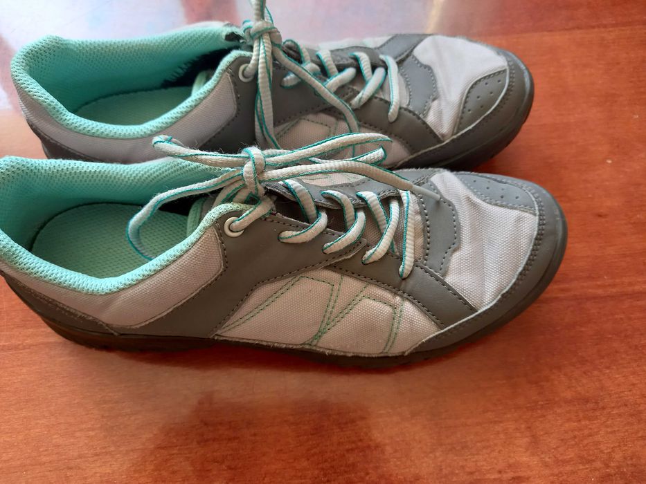 Pantofi sport si rucsac Quechua