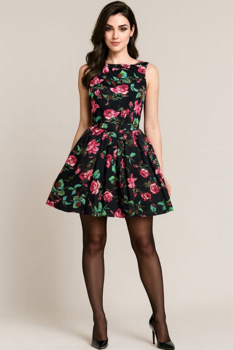 Роскошное платье черного цвета с цветочками