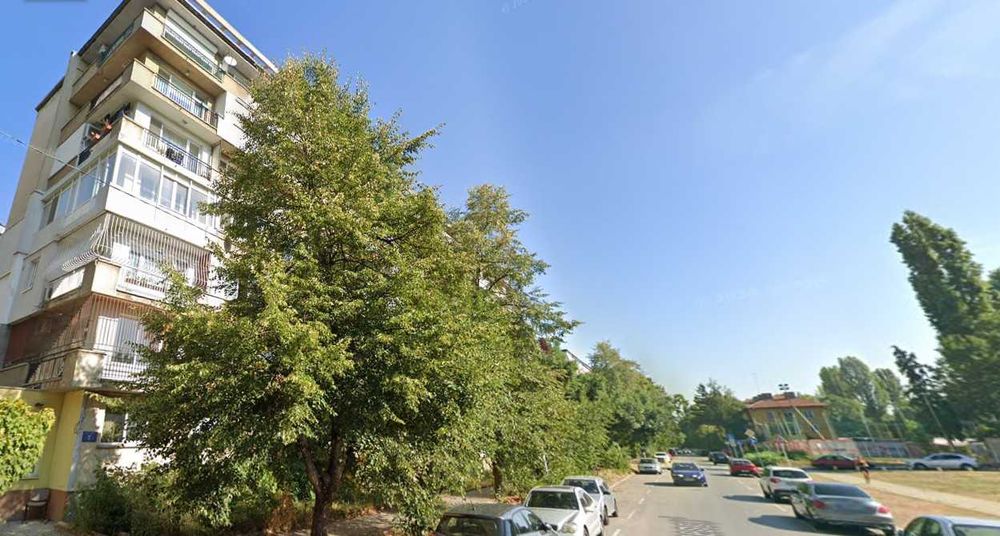 Продава се Тристаен апартамент в София, Иван Вазов - 85 кв.м за 4353 €/кв.м - Снимка #1