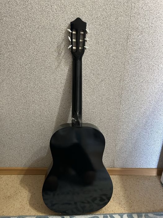 Гитара хорошего качества