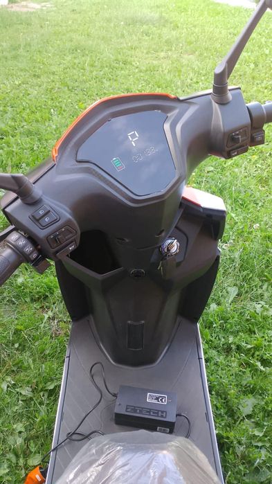 Vand scuter electric