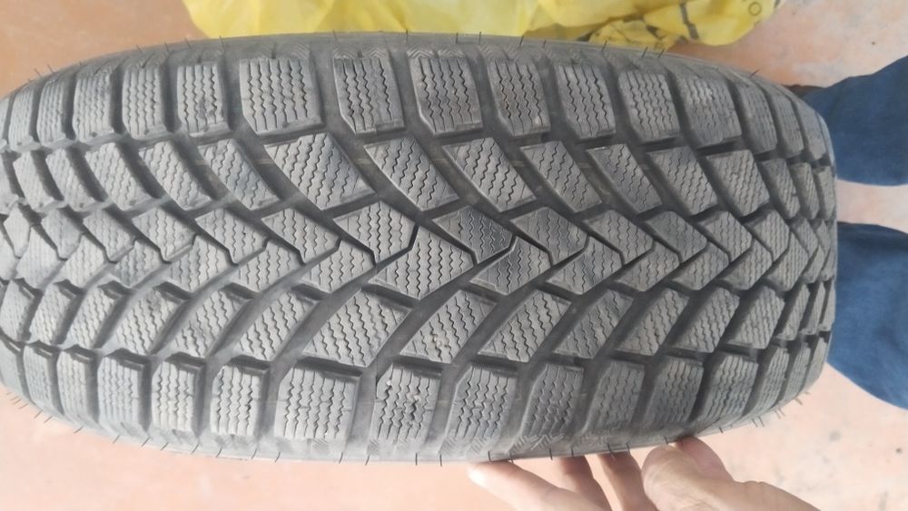 Продам шины зимние б.у