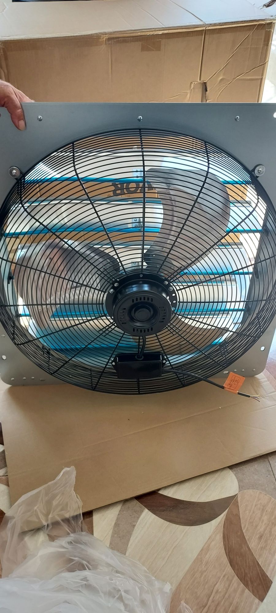 Ventilator axial