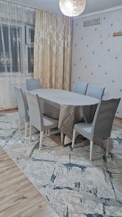 Продам 4 комнатную квартиру с большой кухней, на 1 этаже