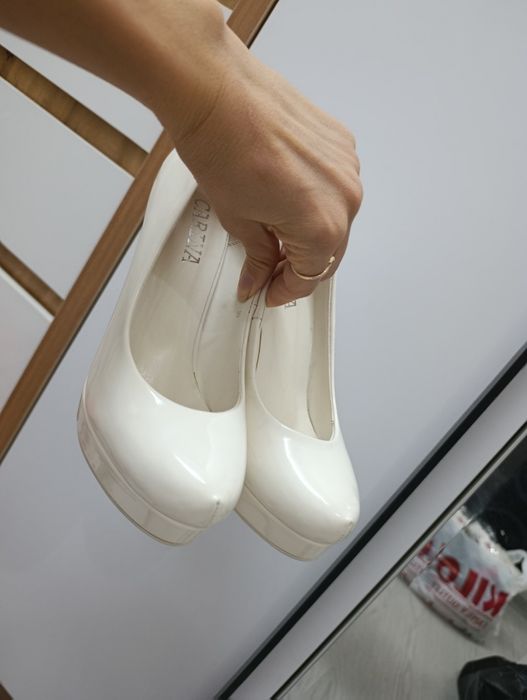 Белый женский туфли