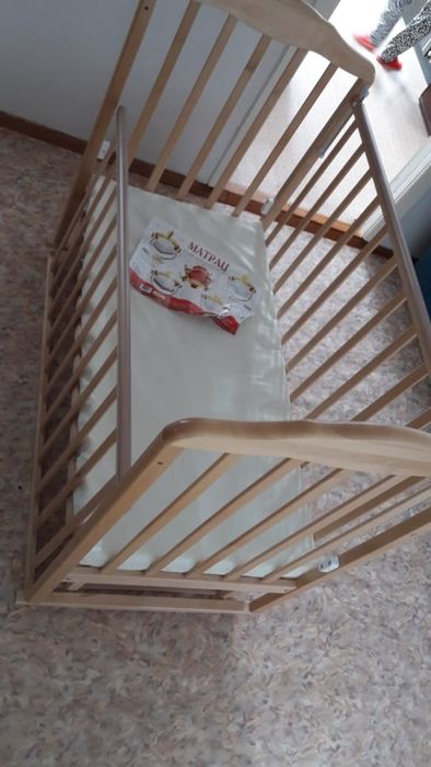 Детская кровать с матрасом