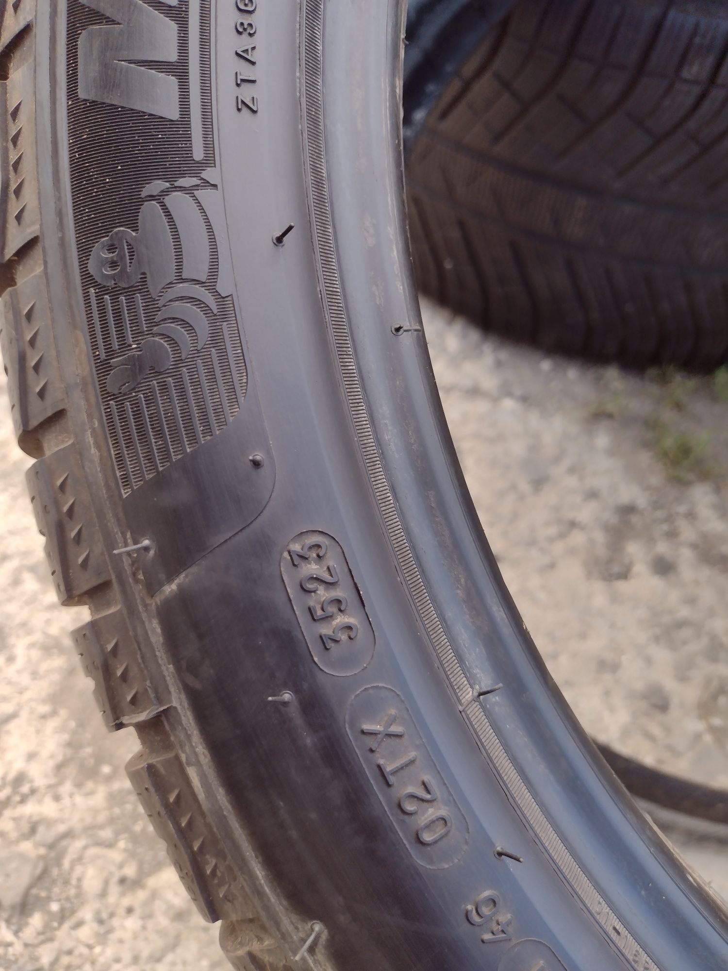 Перфектни 2бр.305/35/21 Michelin PS4 suv dot3523