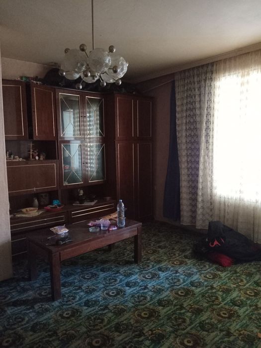 Продавам етаж от кооперация