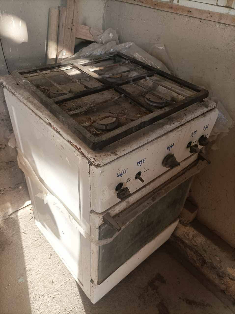 gaz plita xolati yaxshi ishlaydi,duxovkasi xam ishlaydi