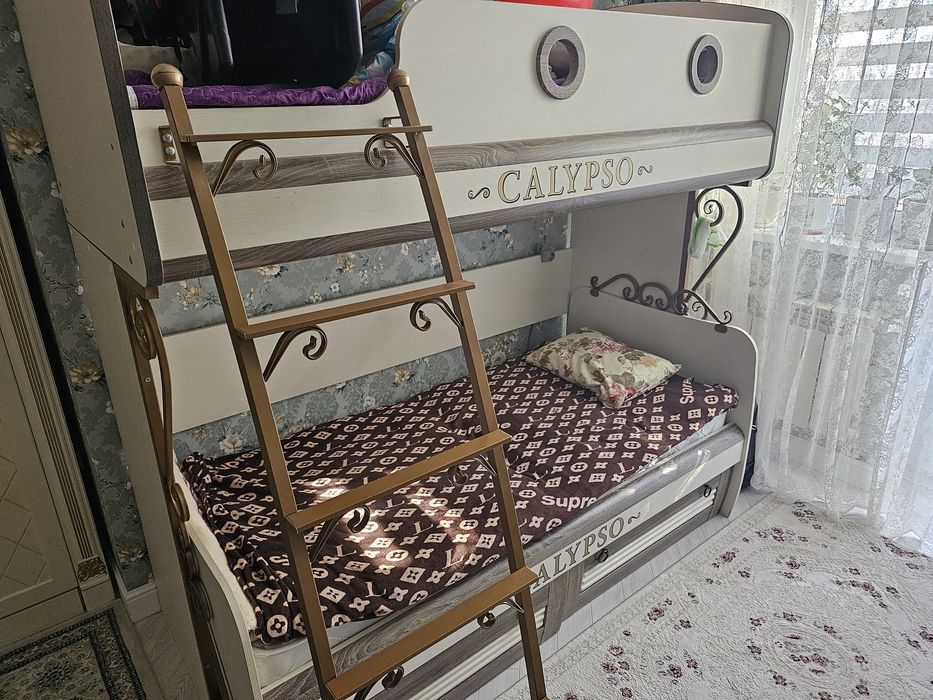 Срочно продам двухэтажный кровать детские