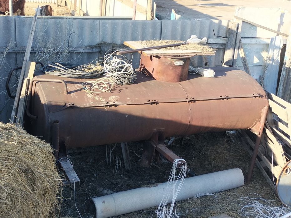 Ёмкость продам под воду или ГСМ