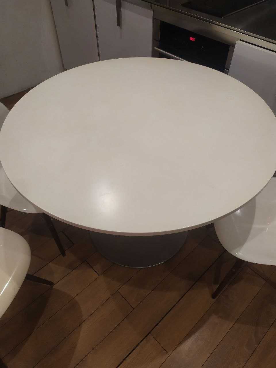 Кухненска маса + 3 стола