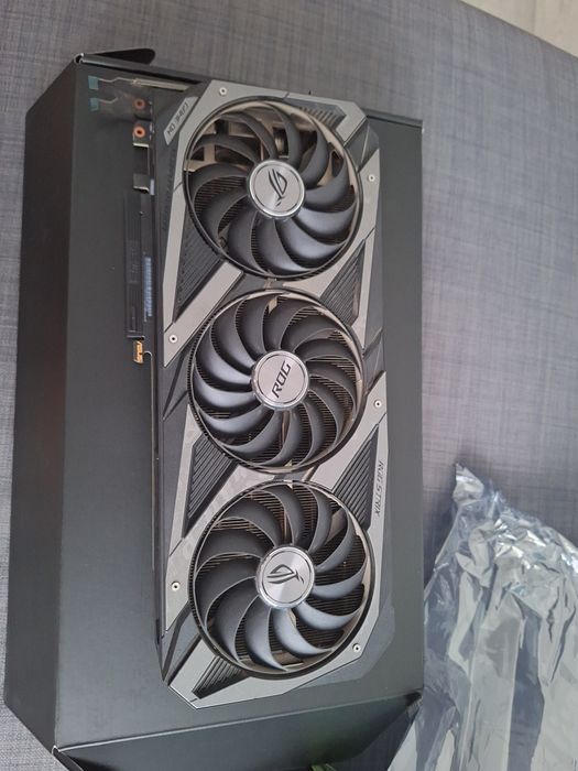 Placa video ASUS ROG STRIX GAMING RTX 3070 - 8GB - Impecabila