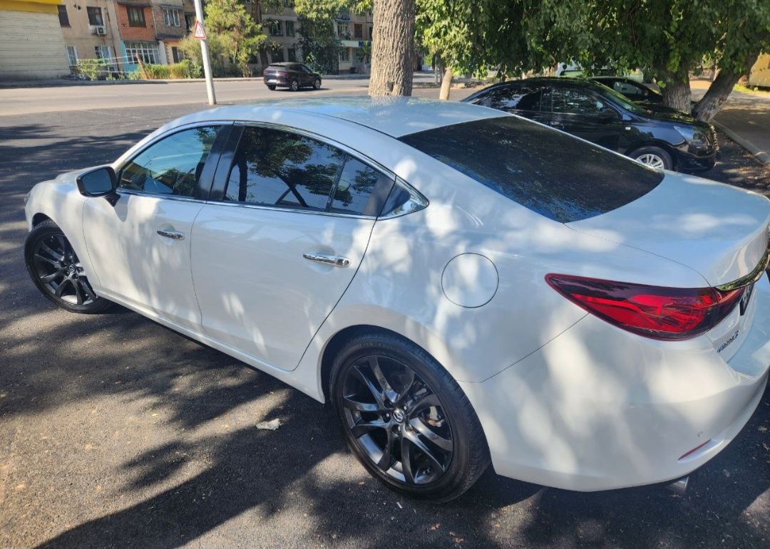 Срочно MazDa 6 2017 года Бизнес авто . Деловая и солидная .