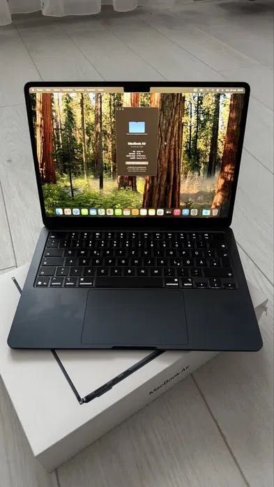 MacBook Air M4 2025 13'' 16GB RAM 256SSD