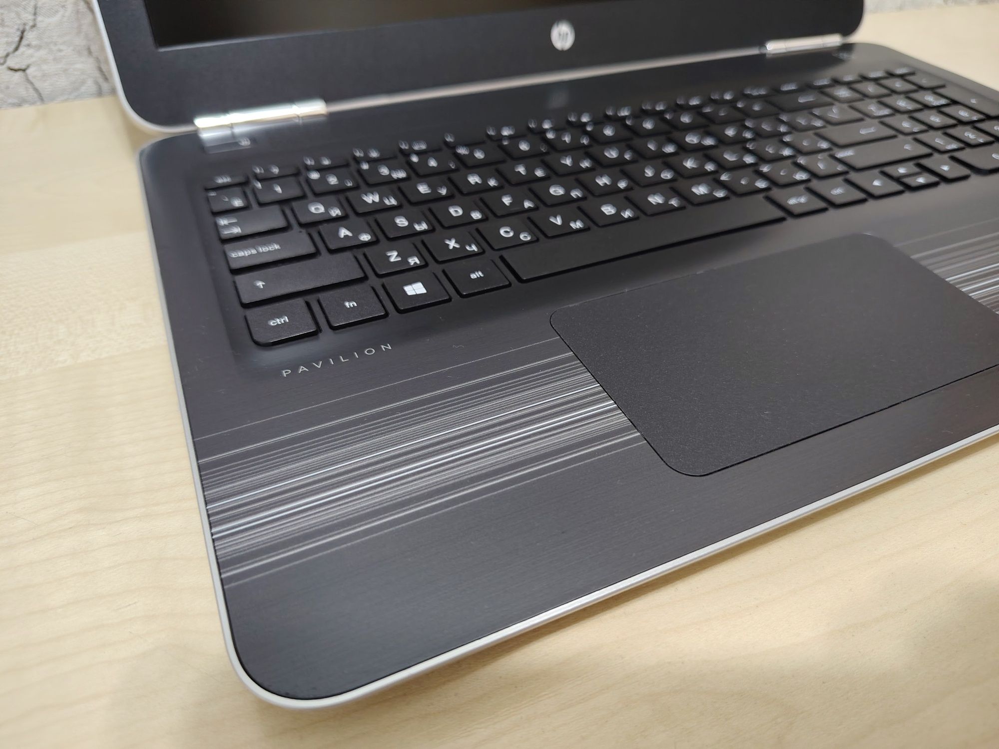 HP Pavilion B&O 15,6" FHD/CORE i5-7200U/12GB DDR4/512GB SSD/940MX 2GB!