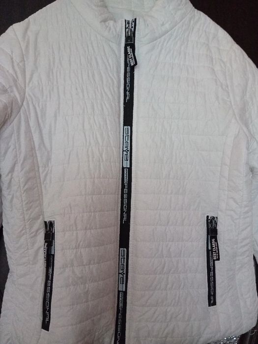 Две якета в бяло