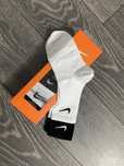 Sosete nike model nou 5 la set 70 lei