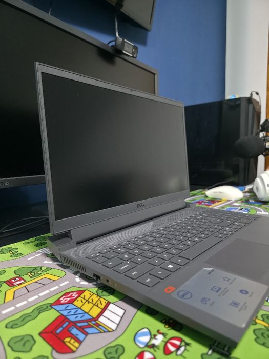Laptop gaming Dell G15 5511