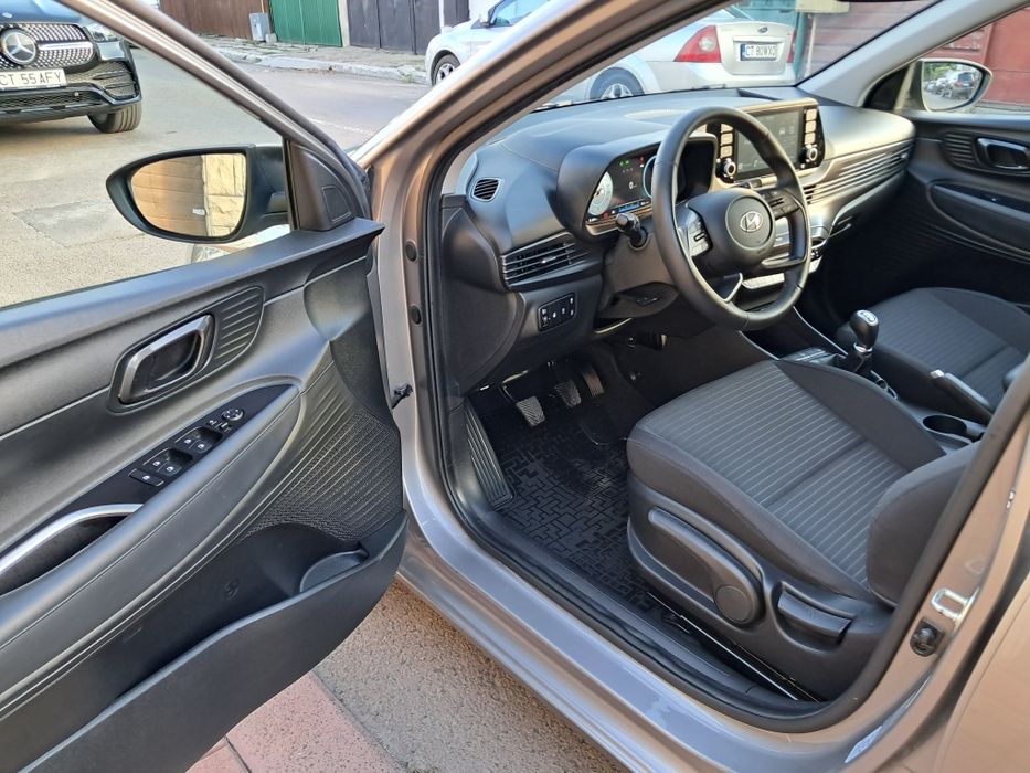 HYUNDAI I20 //  13.350 € /  2021  //  13 .000 KM / / Model -  Led Line
