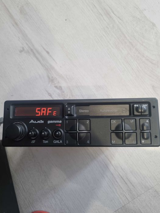 Радиокасетофон за Ауди