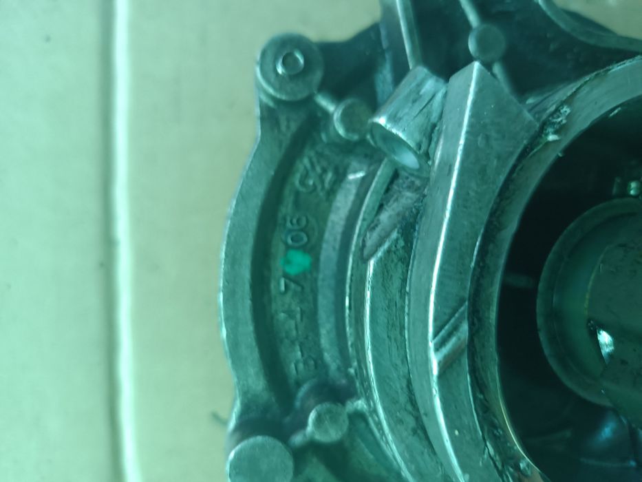 Pompa vacum BMW motor 2.0tdi N47 sau M47