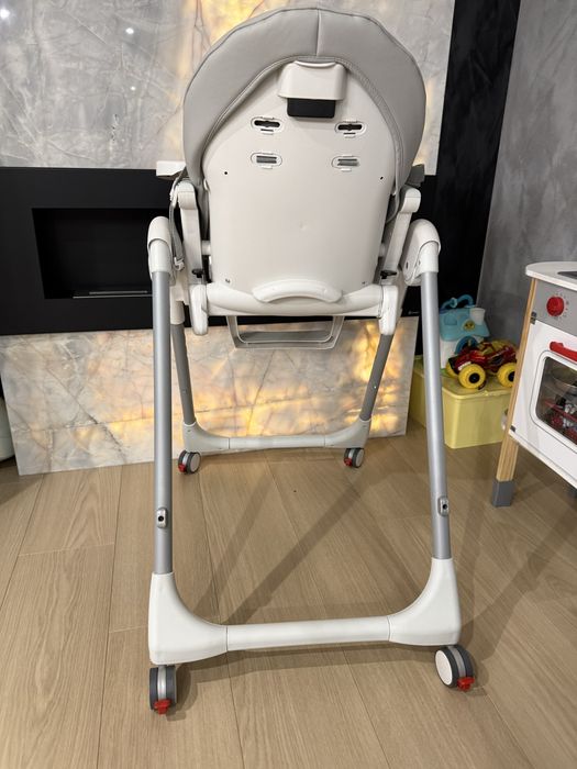 Стол за хранене -peg perego