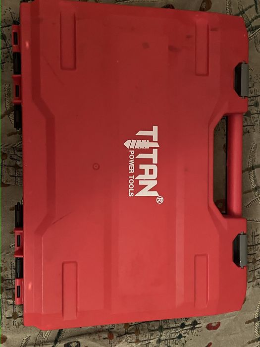 Шуруповерт титан