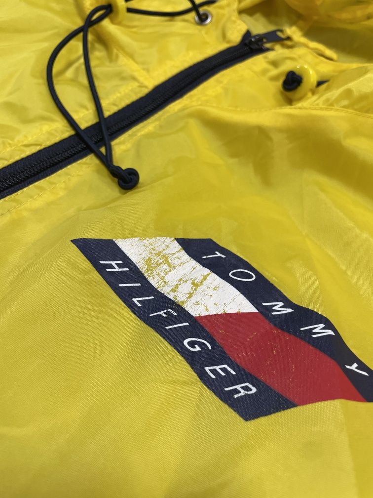 Tommy hilfiger анорак L размер