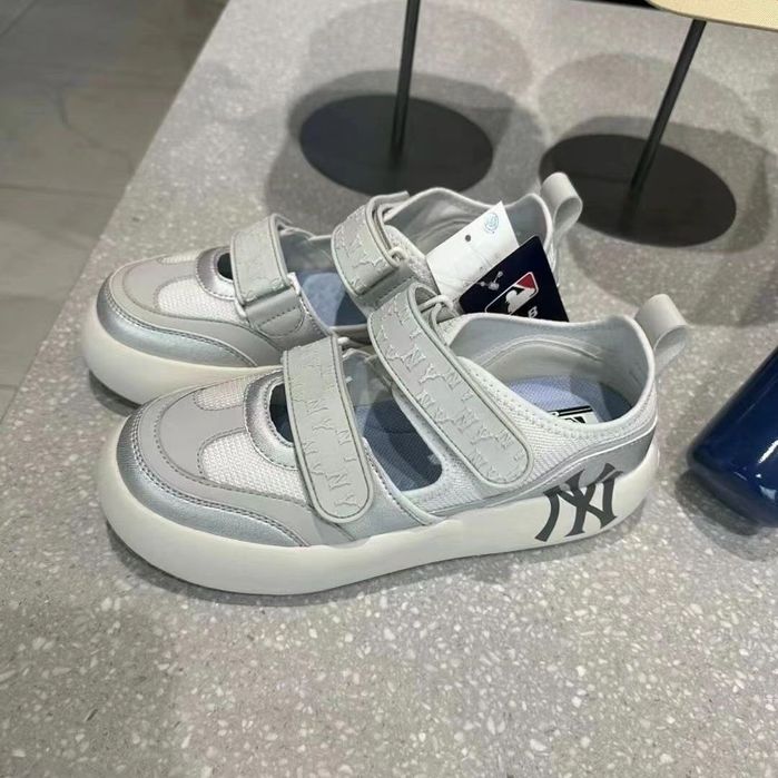 Спортивные сандали