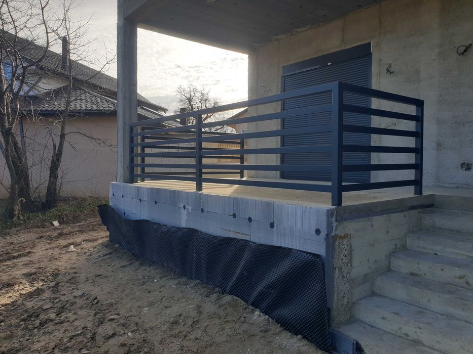 Execut pe comanda garduri,porti,balustrade...confectii metalice usoare