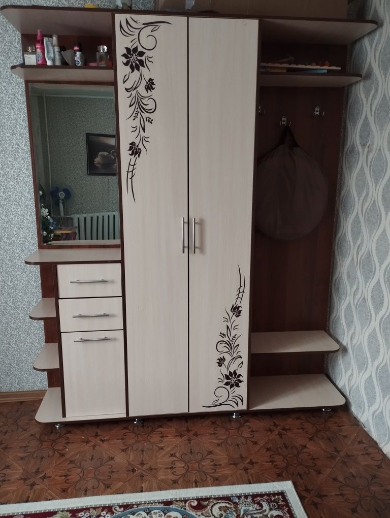 Прихожая продаю не подошла по размеру