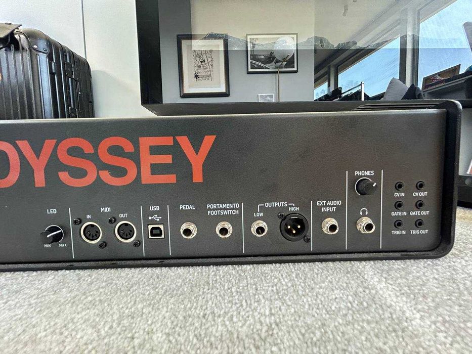 Синтезатор Behringer Odyssey